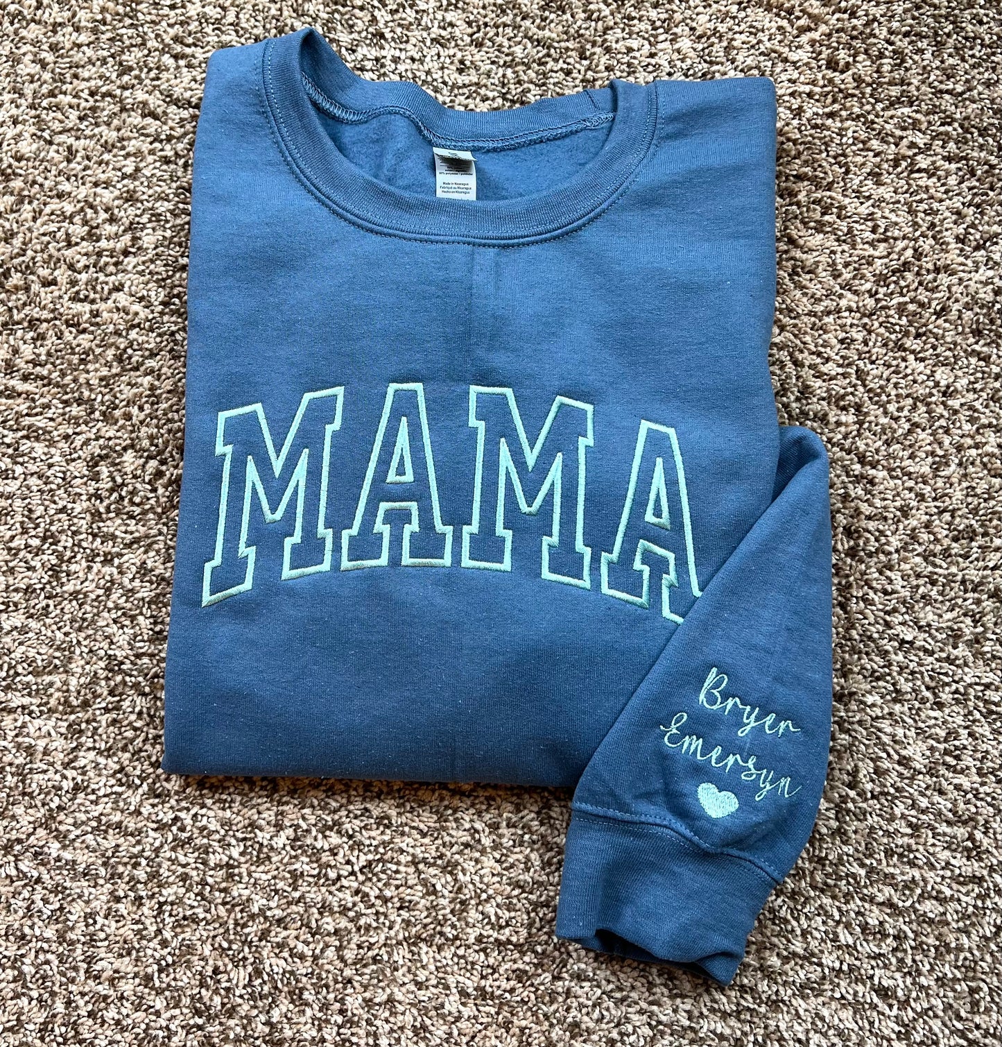 Personalized MAMA sweatshirt with names on sleeve